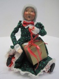 Byers Choice Ltd. The Carolers Mrs. Claus Wrapping Present to Santa © 1992