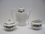 Johnson Brothers Fine China Victorian Christmas Pattern Teapot w/ Creamer