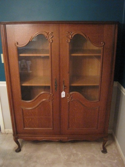 Victorian Era Style Quart Sawn Oak China Cabinet w/ Double Glass Pane Doors