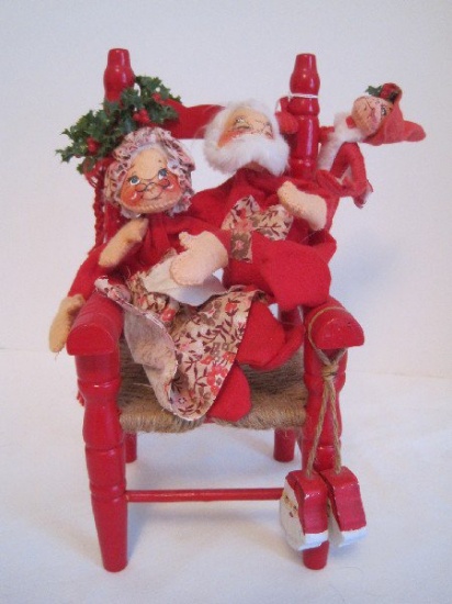Annalee Dolls Mr. & Mrs. Santa Claus Sitting in Red Ladder Back Chair w/ Elf
