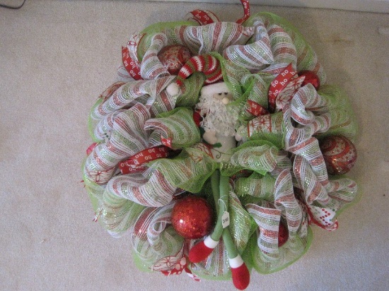Christmas Wreath w/ Santa Claus