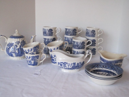 21 Pieces - Blue Willow Pattern China Teapot, Bowls, Coffee Cups & 2 Gravy/Sauce Boats