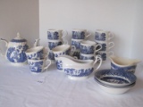 21 Pieces - Blue Willow Pattern China Teapot, Bowls, Coffee Cups & 2 Gravy/Sauce Boats