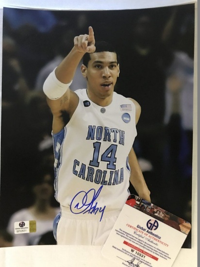 Danny Green UNC Signed Photograph w/ Global Authentics CoA