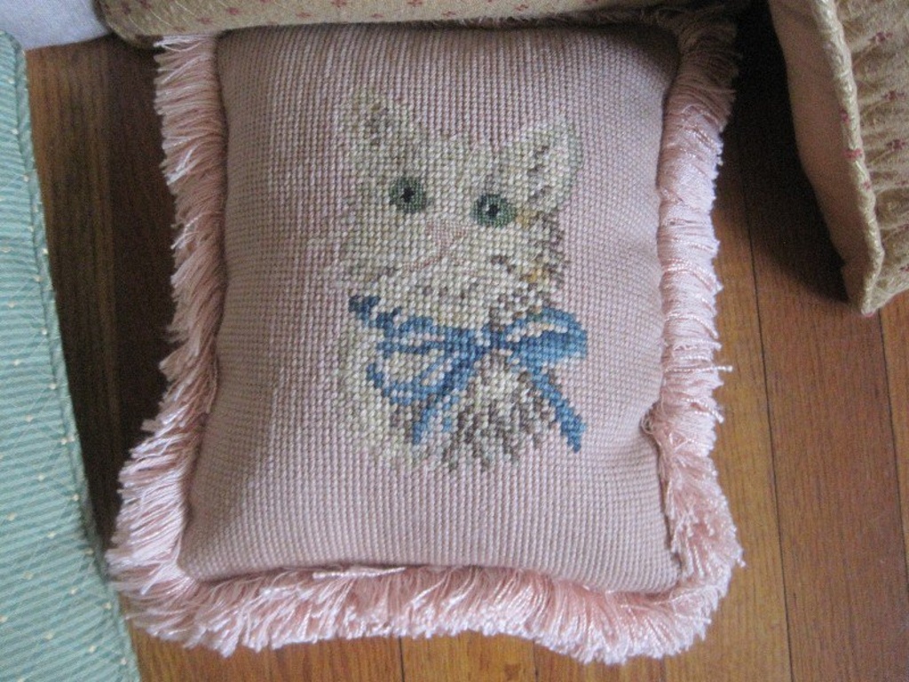 Lot Lot Decorative Pillows Pier 1 Imports Throw Feathers
