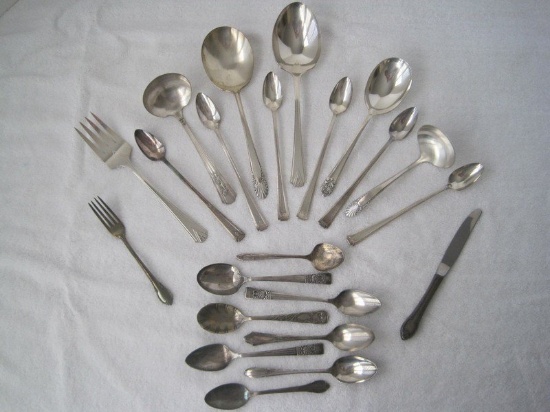 Lot - Silverplate Serving Pieces , 6 Viceroy Iced Teaspoons, Crown, Melody, Meriden, Gorham,