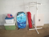 Lot Coleman, Rubbermaid Coolers, Ice Packs, 2 Folding Beach Chairs, Corn Hole Game,