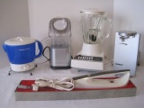 Lot - Small Appliances, Hamilton Beach Blender, Westbend Hot Air Popper,