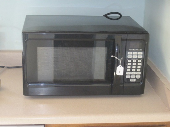 Black Hamilton Beach Counter Top Microwave w/ 6 One Touch Cooking, 1.1 Cu.Ft