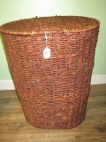 Woven Laundry Basket w/ hinged Lid