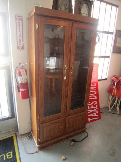 Mahogany Veneer Wood Gun Cabinet Two Glass Hutch Doors, 2 Lower Hutch Doors