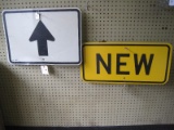 2 Metal Road Signs Arrow & New