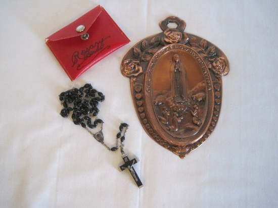 Our Lady of The Bosary of Fatima Embossed Religious Plaque & Rosary