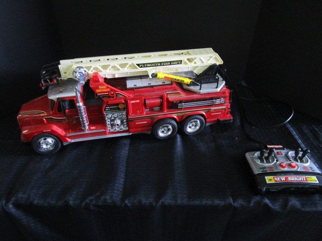 New Bright 1999 Battery Powered Toy Fire Truck Proxibid