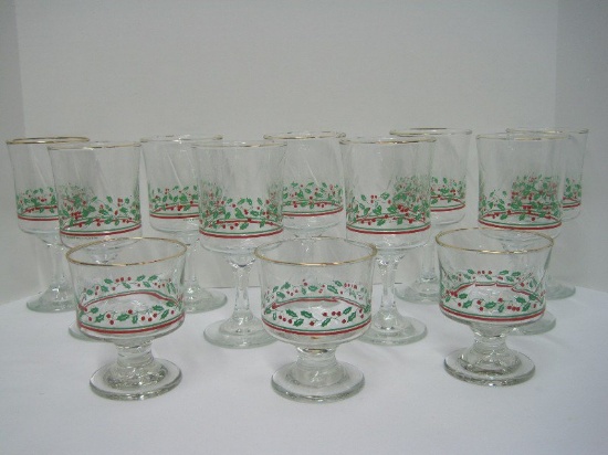 Lot - Arby's Holiday Christmas Collection Glassware Holly & Berry Pattern 9 Goblets 6 7/8"