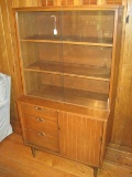 Hooker Furniture Co. Walnut Mid-Century Modern mainline Collection China Cabinet