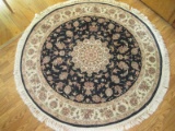 Traditional Persian Design Round Accent Rug 100% Wool Pile/Fringe