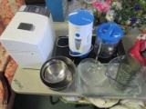 Kitchen Lot - Pyrex Glassware Casserole/Carved Dishes, Measuring Jars/Pitchers, Mixing Bowls