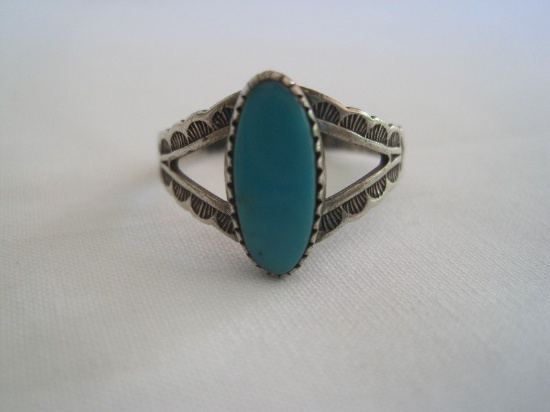 Sterling Southwestern Style Ring w/ Turquoise Polished Stone