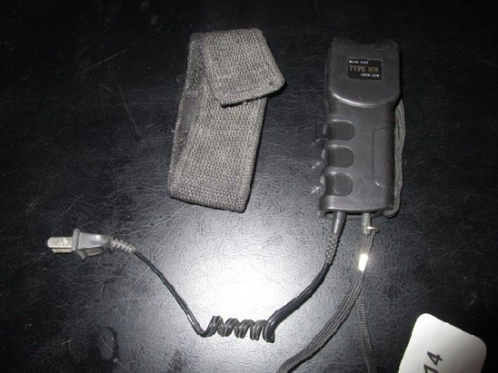 Type 958 5000K Volt Stun Gun w/ Charger & Belt Carrier