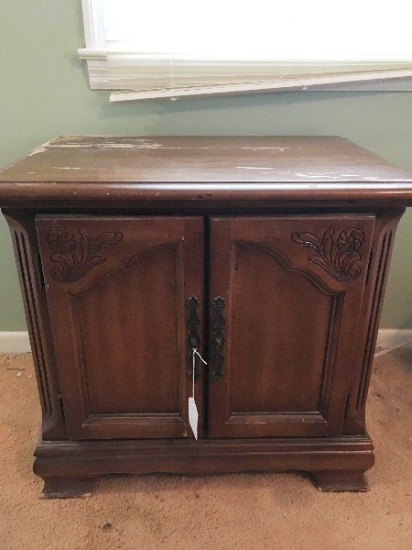 Sumter Cabinet Co. Side Table w/ Hutch Doors, 1 Inlay Shelf Carved Embellished Motif