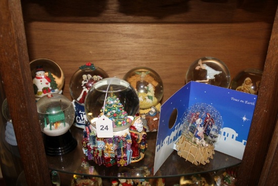 Lot - Snowglobes, Christmas Motif, Etc.