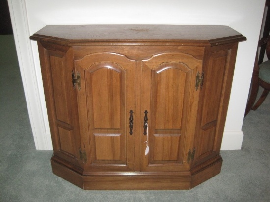Entry/Console Cabinet w/ Double Panel Arched Doors