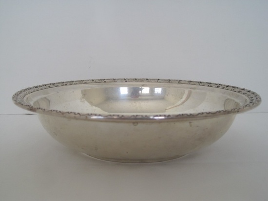 Gorham Sterling Bowl #1176 Embossed Double Scroll Design Rim 9" Round Vegetable Bowl(248 grams)