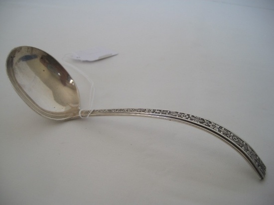 Rogers, Lunt & Bowlen Co. Sterling Chased Classic Pattern Ladle Maker's Mark Used Until 1935(50.35g)