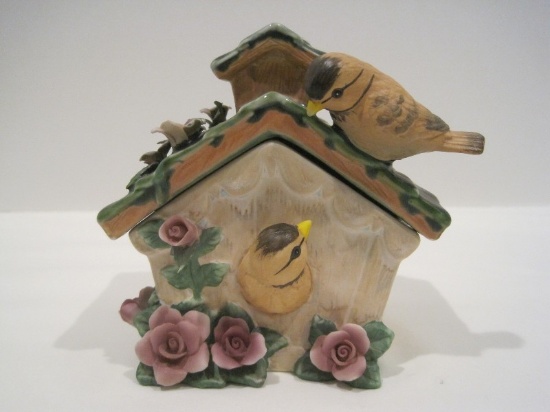 1999 Nesco Ceramic 2 Piece Trinket Bird House Music Box Plays "Bless This House"