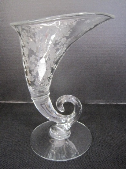 Elegant Cambridge Depression Glass Etched Rosepoint Pattern Cornucopia Vase