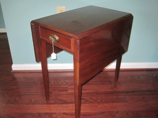 Mahogany Authentic Reproduction Craftique Pembroke Drop Leaf End Table