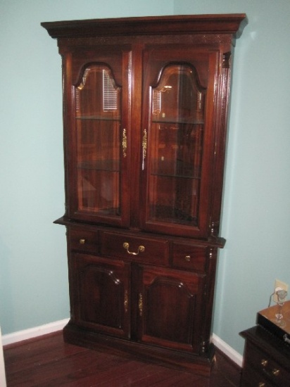 Mahogany Traditional Corner Lighted China Cabinet w/ Glass Shelves, Double Beveled Arched