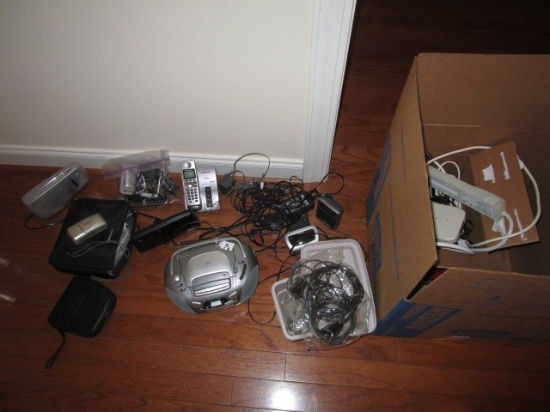Electronics Lot - Magnavox Radio/CD Player Electronic Alarm Clocks/Radios