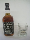 Jack Daniel's Old No.7 Tennessee Sour Mash Whiskey 750ml Glass Bottle & Glass