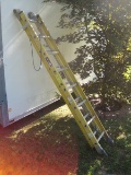 Louisville Fiberglass 16' Extension Ladder Model No.L-312116 Highest Standing Level 9' 6