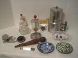 Lot - Vintage Kitchenware Chopper, Cookie Cutters, Napkin Holder w/ Dinner Prayer, Etc.