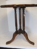 Mahogany Pie Crust Accent Reed Columns Pedestal Table