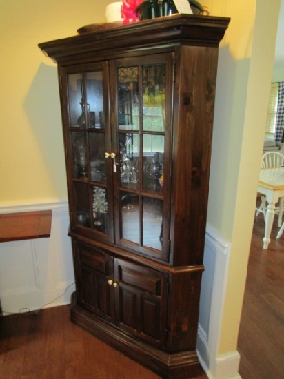 Dark Wood Corner Display Cabinet w/ 2-Over-2 Hutch Doors, 2 w/ Square Glass Cut Pattern