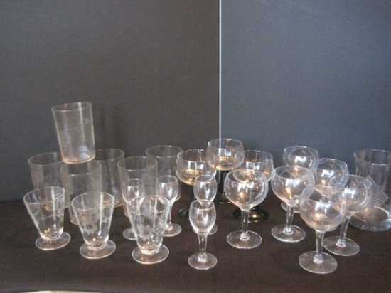 Glassware/Stemware Cordials, Clear-To-Green Stem Wine