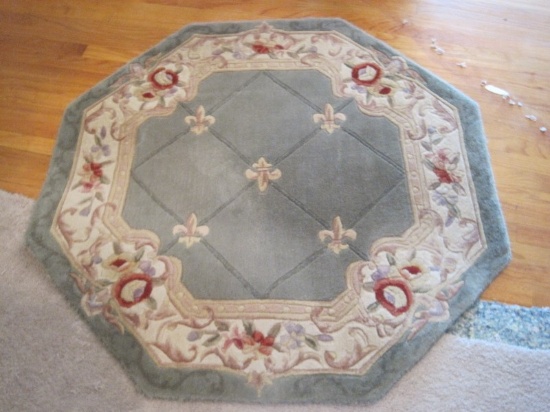 Octagon Shape Accent Rug 100% Wool Pile Sculptured Fleur-De-Lis/Floral Border Design