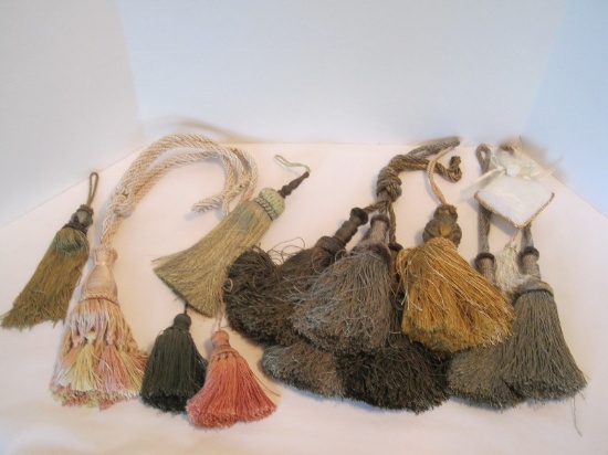 Lot - Decorative Tassels