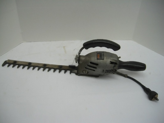 Vintage Skil Wooden Handle Electric Hedge Trimmer Model 512