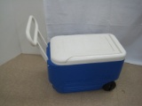 Igloo Wheelie - Cool Cooler w/ Pull Handle