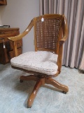 Wooden Lattice-Back Desk Chair w/ Upholstered Seat w/ 4 Pedestal Legs, Casters on Feet