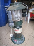 Propane Fuel Coleman Green Metal Lantern w/ Handle