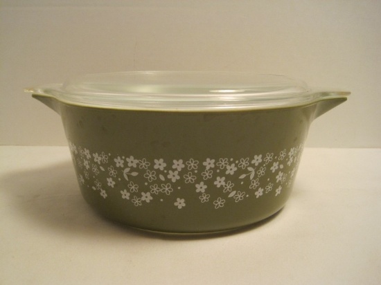 Pyrex Spring Blossom Pattern Covered Casserole 2.5L