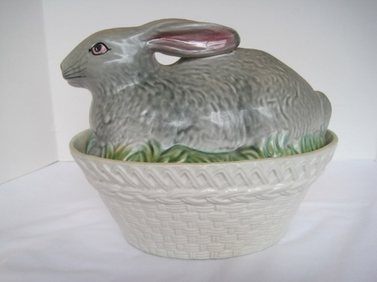Mottahedeh Design Rabbit on Nest Covered Casserole