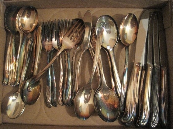 40 Pieces - W.M. Rogers Mfg. Co. Extra Silverplated Flatware 1958 Modern Scroll Pattern