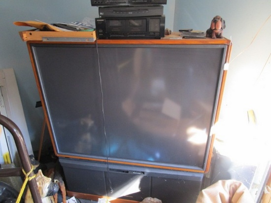 Large Screen TV in Wood Veneer Frame w/ Attached Speakers